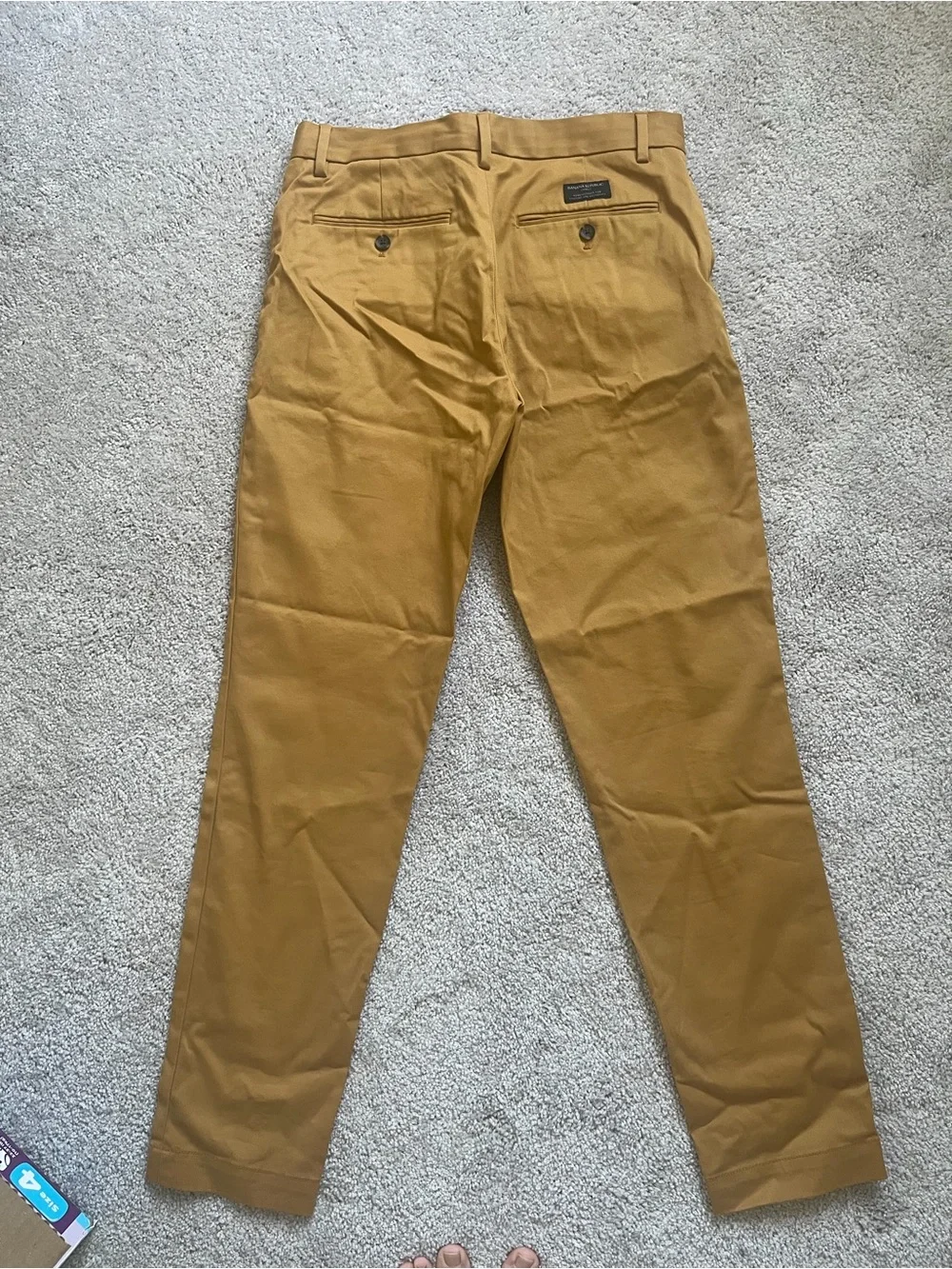 Banana Republic Men's Mustard Mason Athletic Tapered Fit Chino Pants